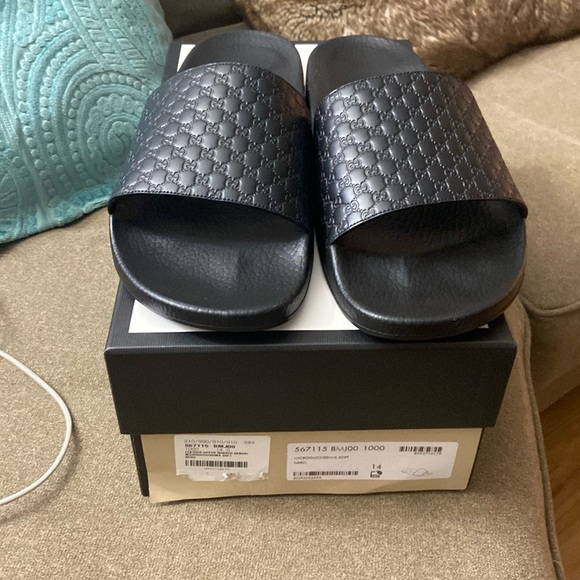 Mens Gucci slides - Picture 1 of 7